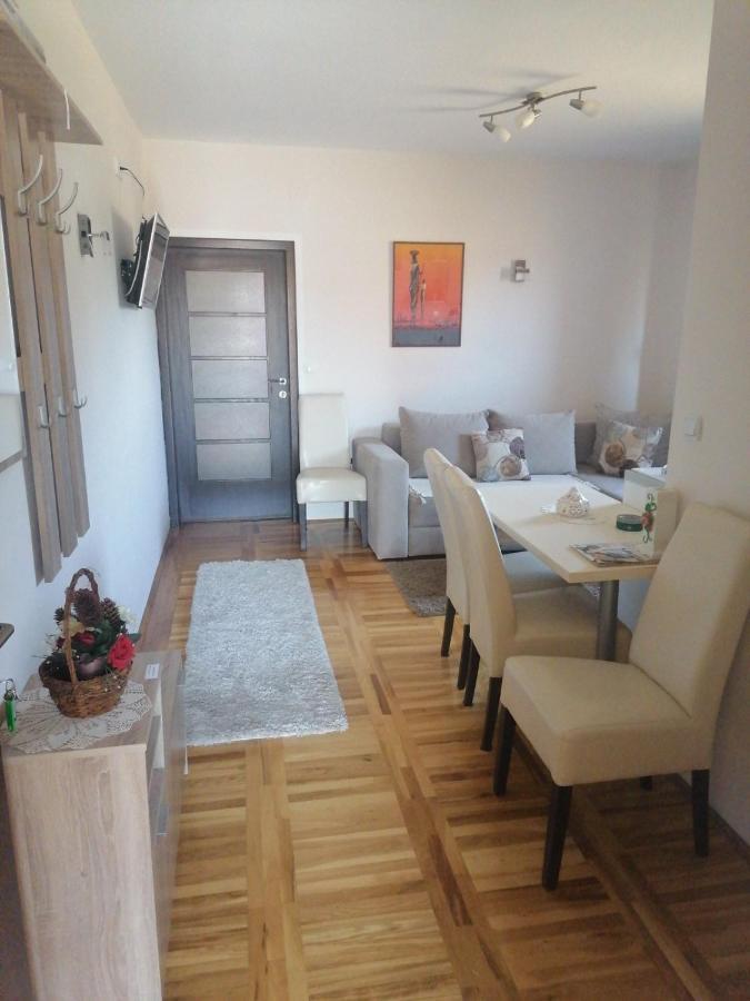 Apartmani Tarsko Sunce Kaludjerske Bare Esterno foto