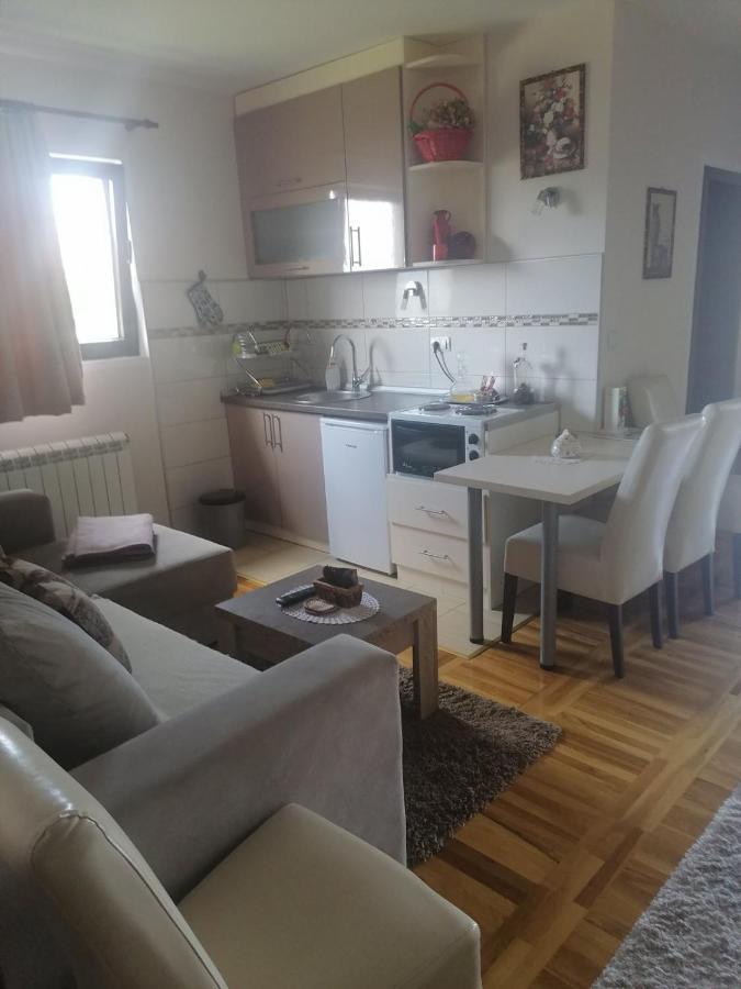 Apartmani Tarsko Sunce Kaludjerske Bare Esterno foto