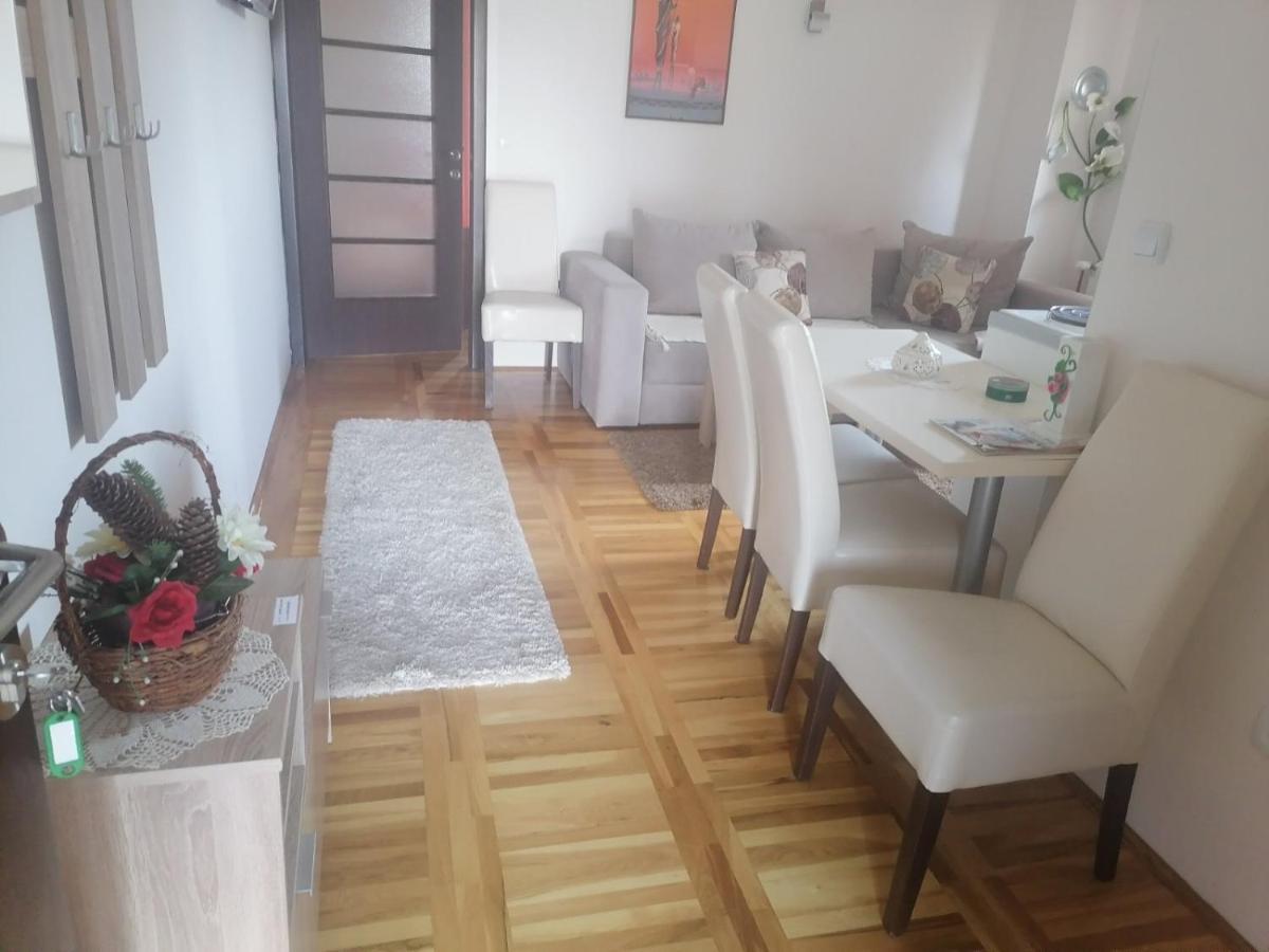 Apartmani Tarsko Sunce Kaludjerske Bare Esterno foto