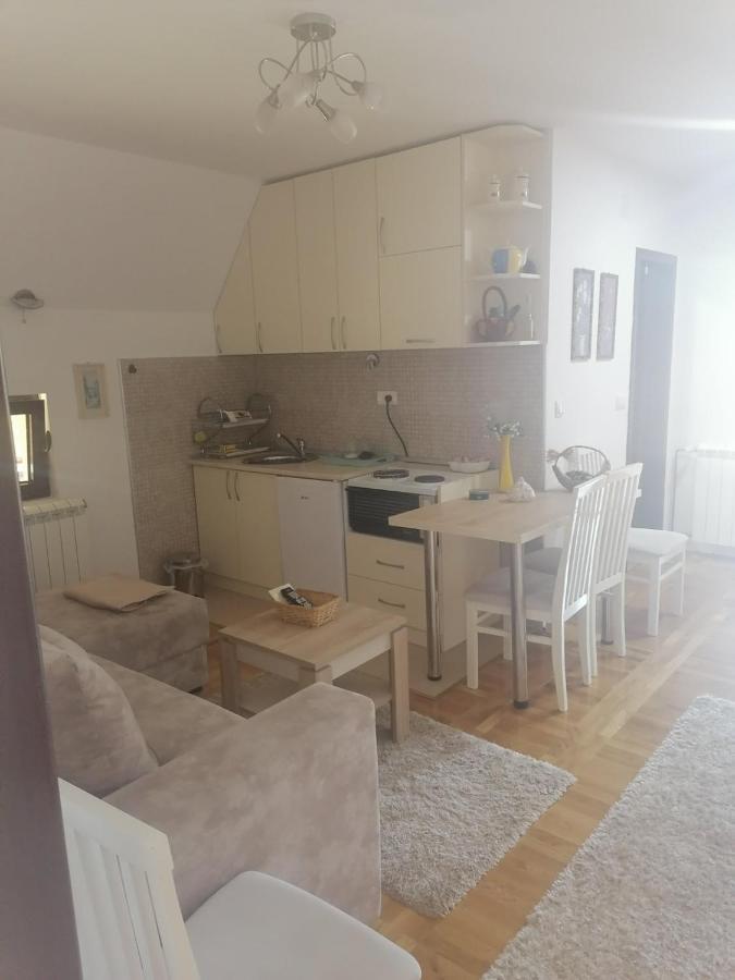 Apartmani Tarsko Sunce Kaludjerske Bare Esterno foto