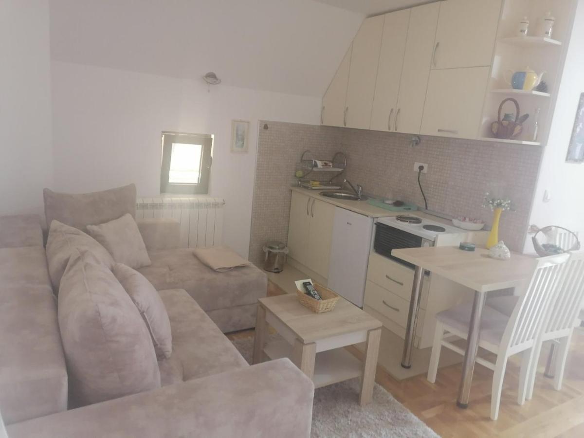 Apartmani Tarsko Sunce Kaludjerske Bare Esterno foto