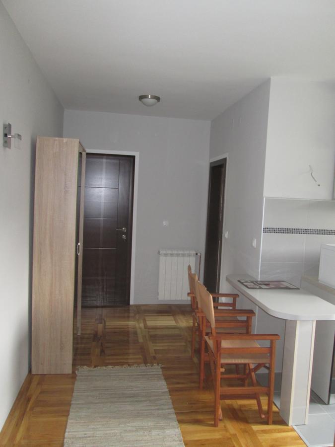 Apartmani Tarsko Sunce Kaludjerske Bare Esterno foto