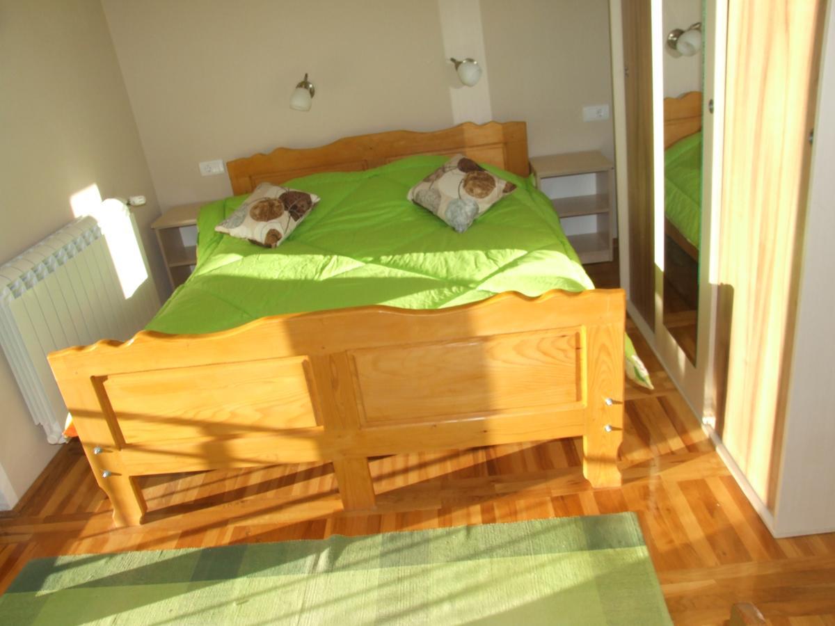 Apartmani Tarsko Sunce Kaludjerske Bare Esterno foto