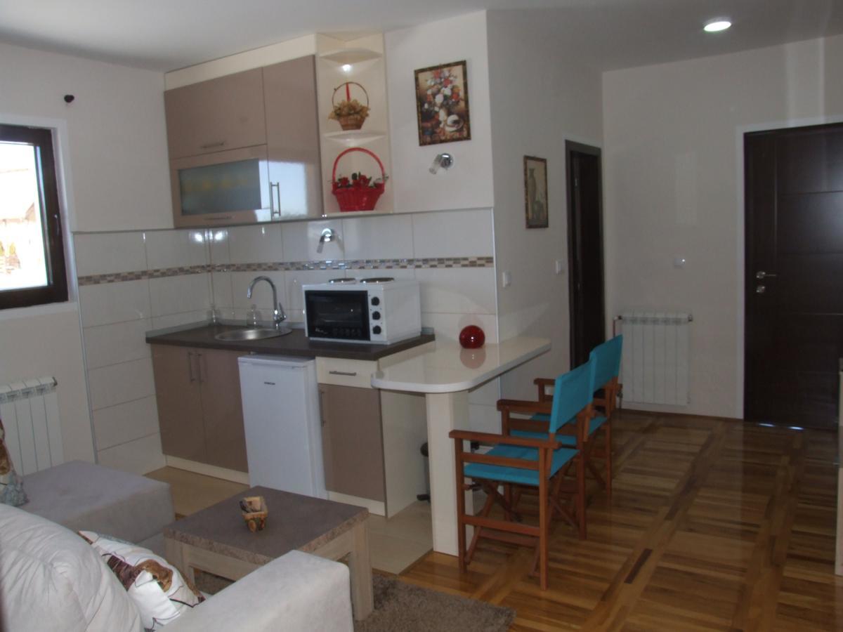 Apartmani Tarsko Sunce Kaludjerske Bare Esterno foto