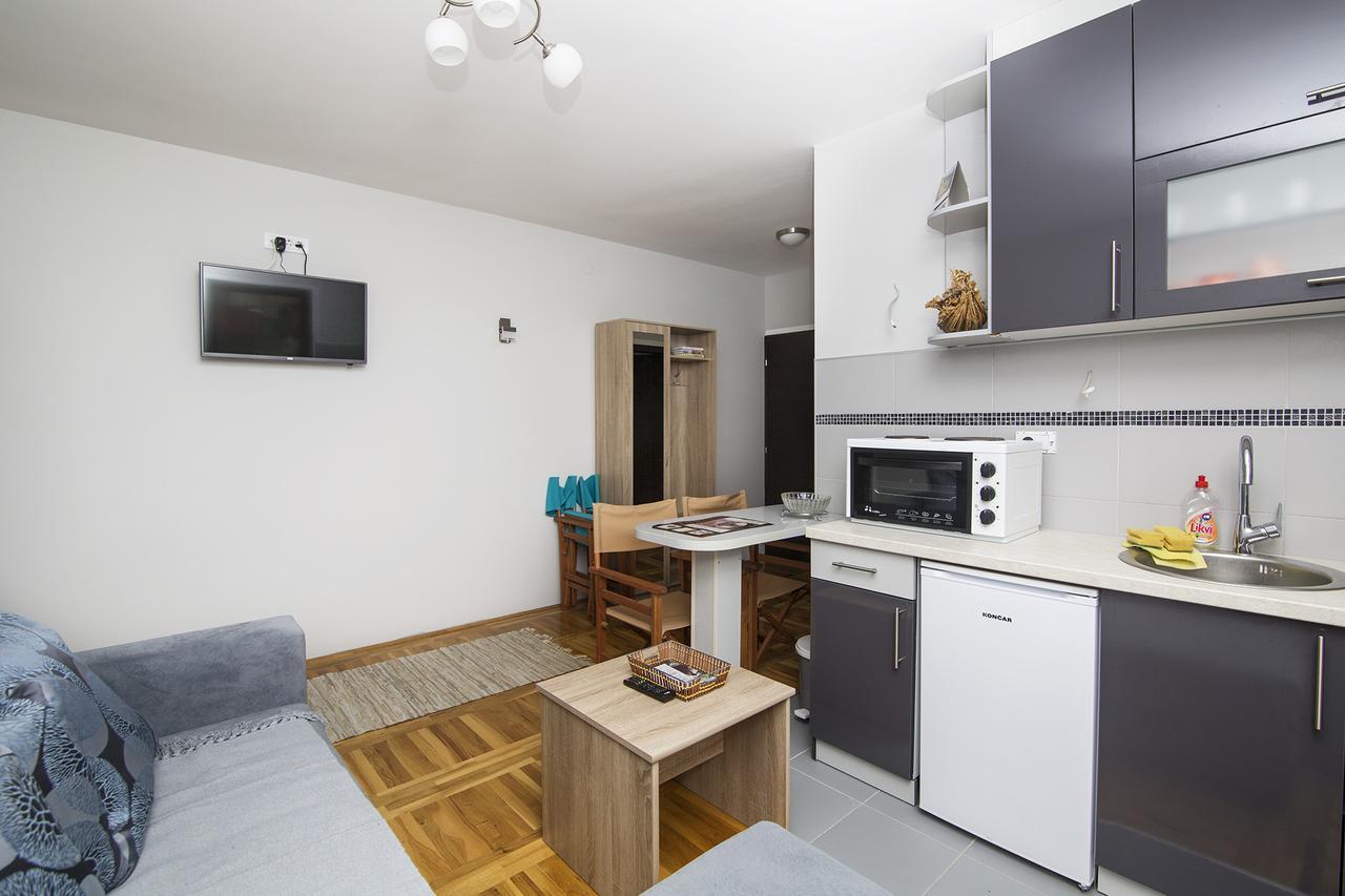 Apartmani Tarsko Sunce Kaludjerske Bare Esterno foto